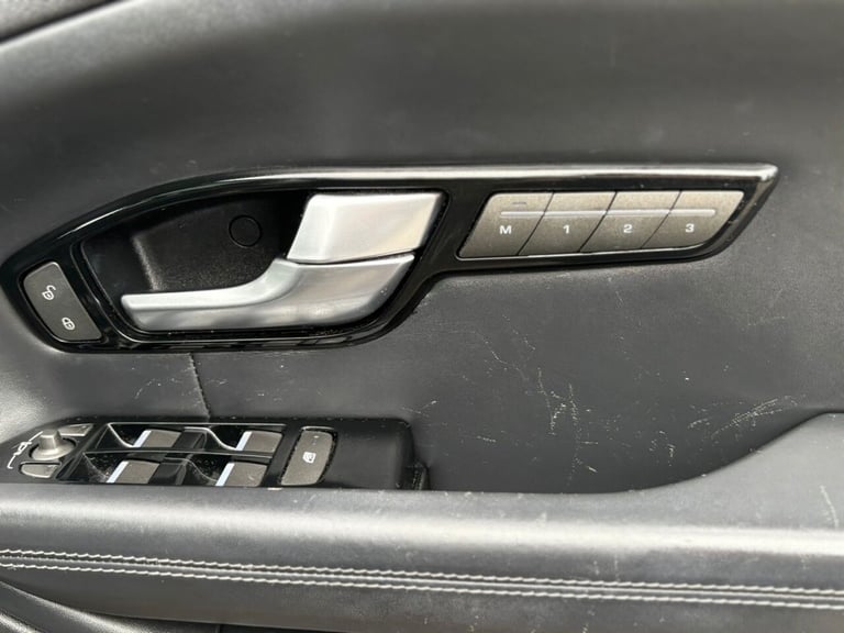 2018 Land Rover Range Rover Evoque 2.0 TD4 HSE Dynamic SUV 5dr Diesel Auto 4WD Euro 6 (s/s) (180 ...