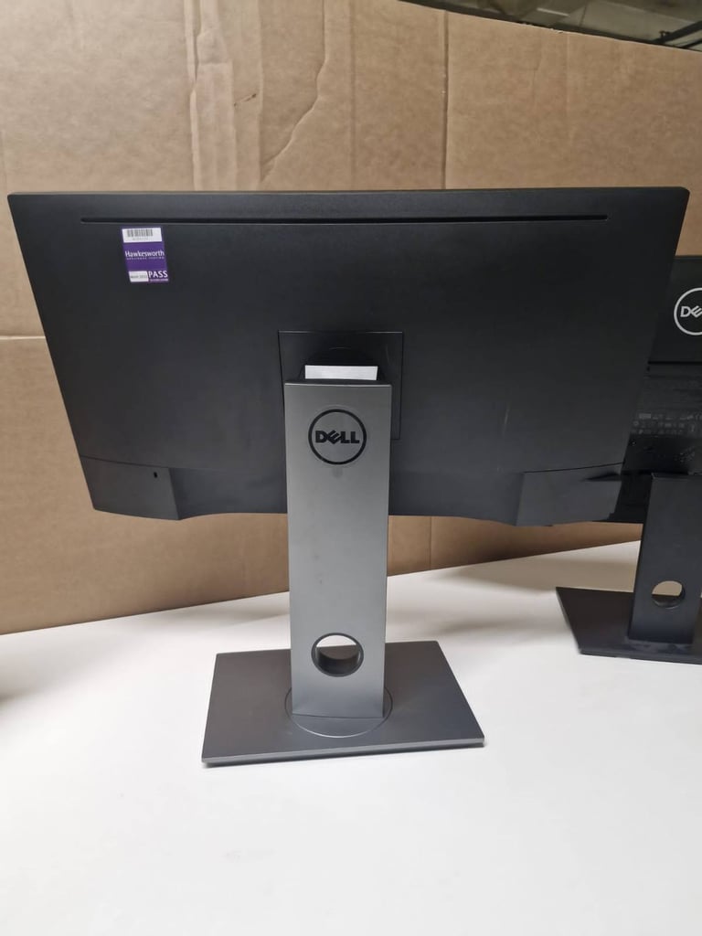 Monitors DELL IIYAMA HDMI in bulk available for sale.