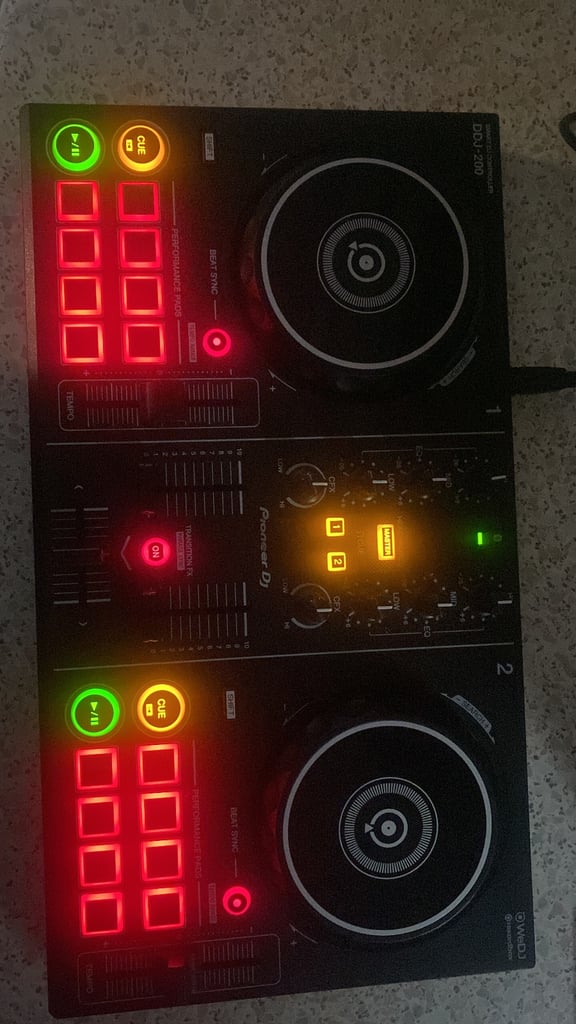 Pioneer DDJ -200 controller & headphones 