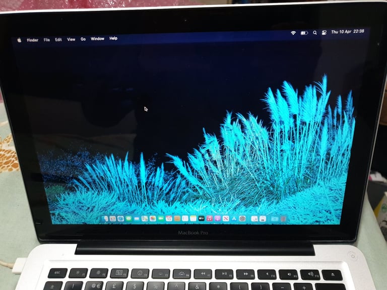 APPLE MACBOOK PRO A1278 13inch LAPTOP WITH CHARGER 2.53GHZ C2D, 4GB DDR3 128GB SSD RUNNING BIG SUR. 