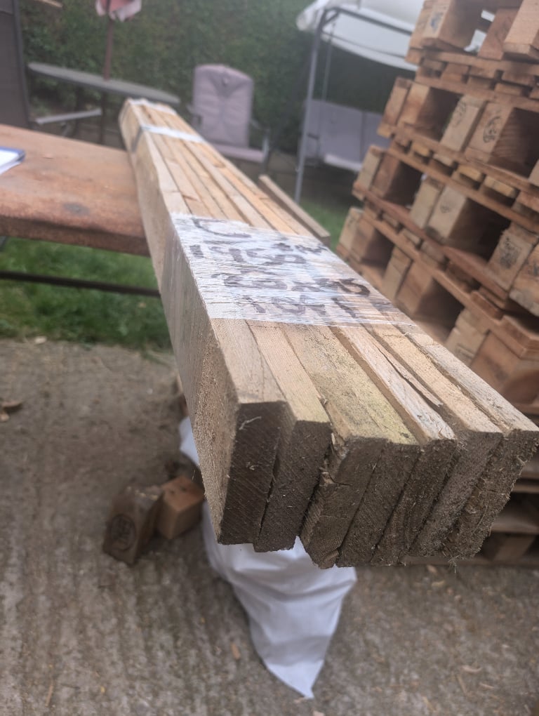 7 Lengths Reclaimed De-nailed Pallet Wood Timber 1950 x 95 x 20mm Ready to Use Delivery Available.