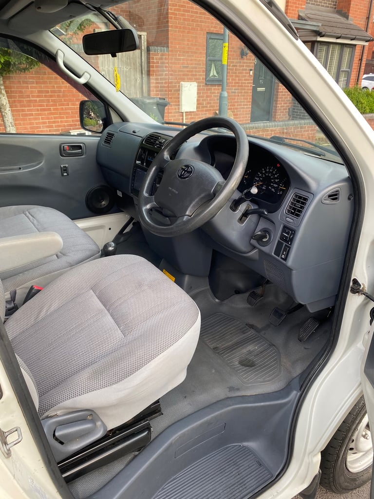 2009 Toyota Hiace 280 D-4D SWB 120bhp **FSH, NEW MOT**