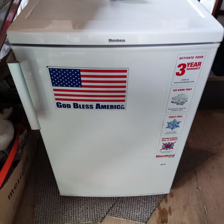 image for Blomberg Freestanding Under Counter Freezer FNE1531P White