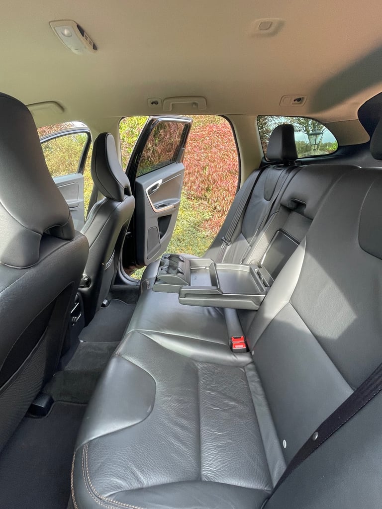 Volvo, XC60, Estate, 2010, Semi-Auto, 2400 (cc), 5 doors