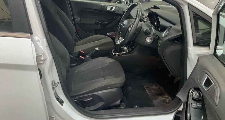 2014 Ford Fiesta 1.25 Zetec Euro 5 5dr Hatchback Petrol Manual