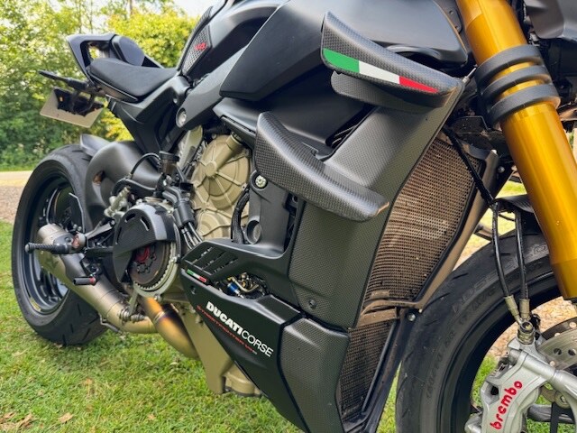 2021 Ducati STREETFIGHTER V4S Akropovic Exhaust, Thousands Spent !!  PETROL Manual