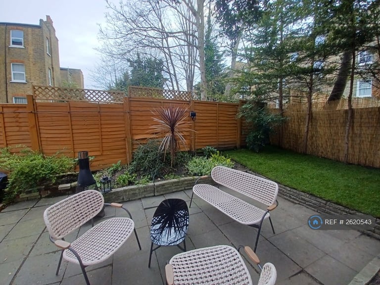 1 bedroom flat in Birkbeck Road, London, W3 (1 bed) (#2620543)