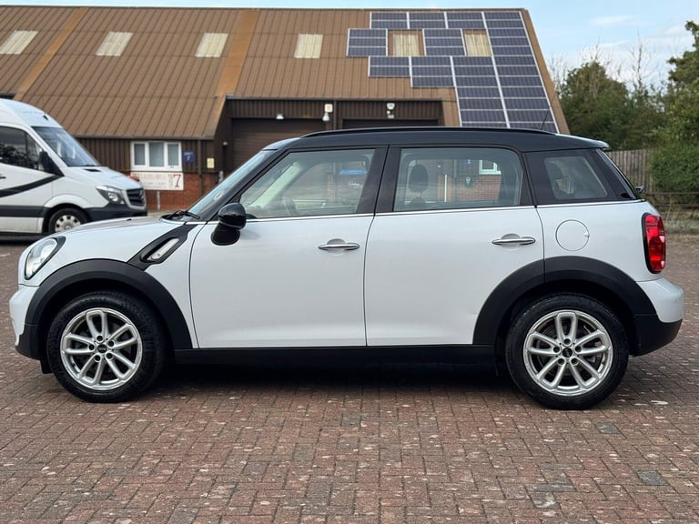 2015 MINI Countryman 1.6 Cooper Auto Euro 6 5dr HATCHBACK Petrol Automatic