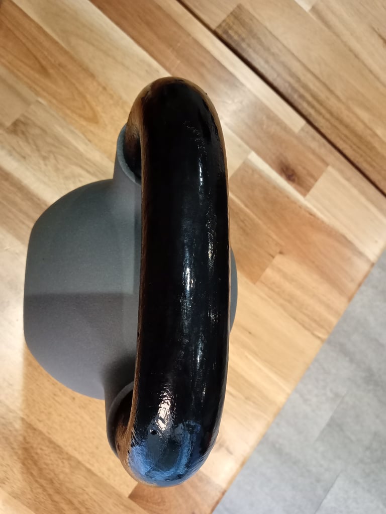 Brand new kettlebell 16kg cast iron 