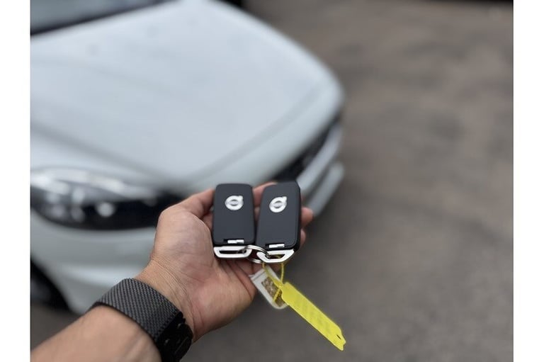 2013 Volvo V40 D2 R-Design Hatchback Diesel Automatic