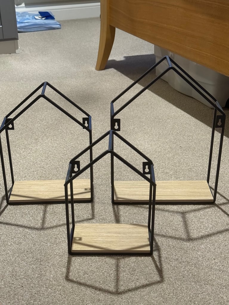 image for Set of 3 Wall-Mounted House-Shaped Shelves 