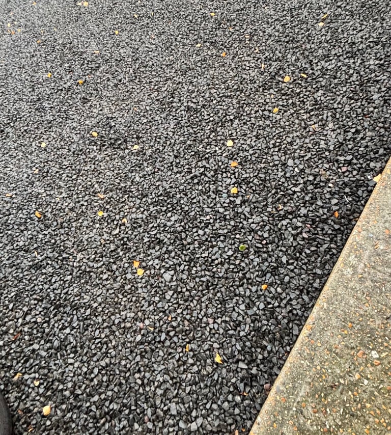 Black basalt 20mm gravel £70 
