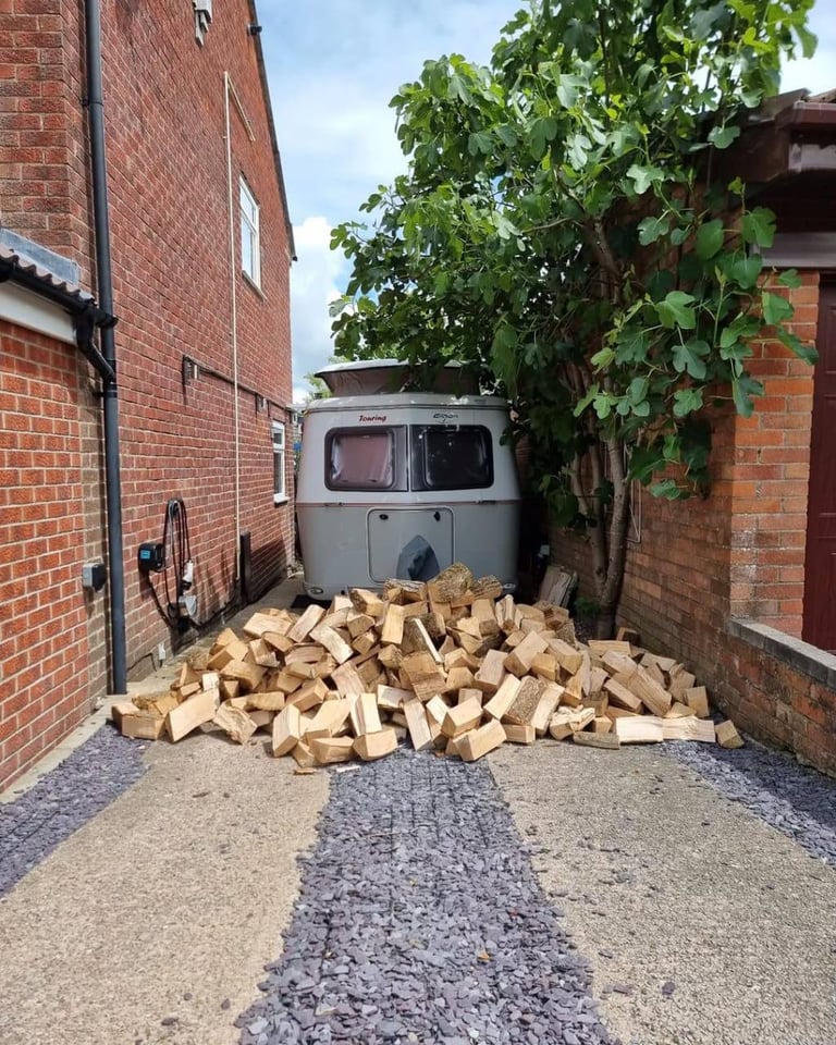 KILN DRIED HARDWOOD LOGS