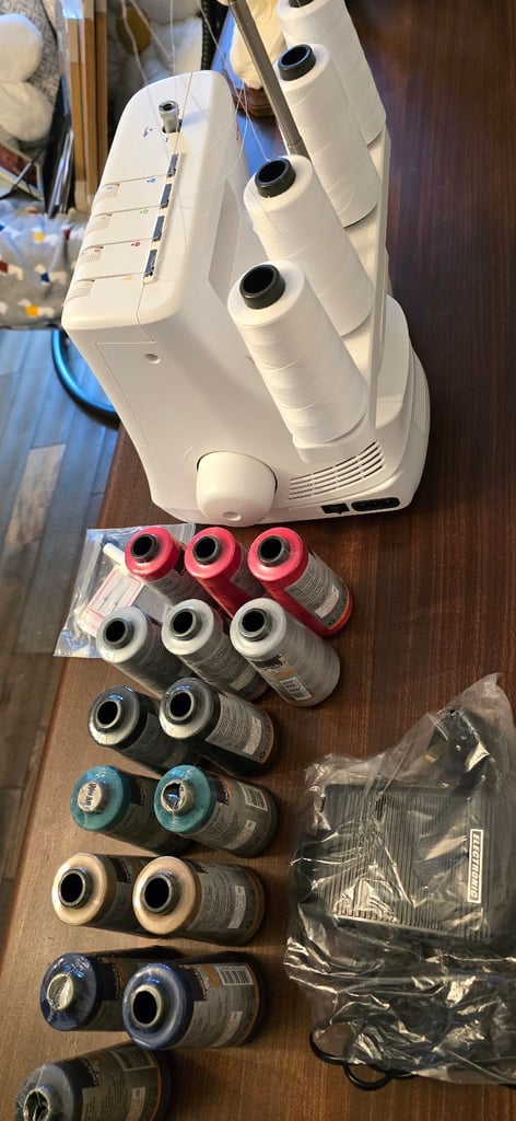 Singer Overlocker Sewing Machine (S14-78 Overlock)k
