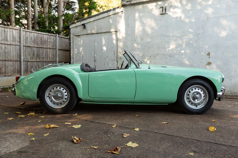 1985 MG MGA TWIN CAM ROADSTER Roadster PETROL Manual