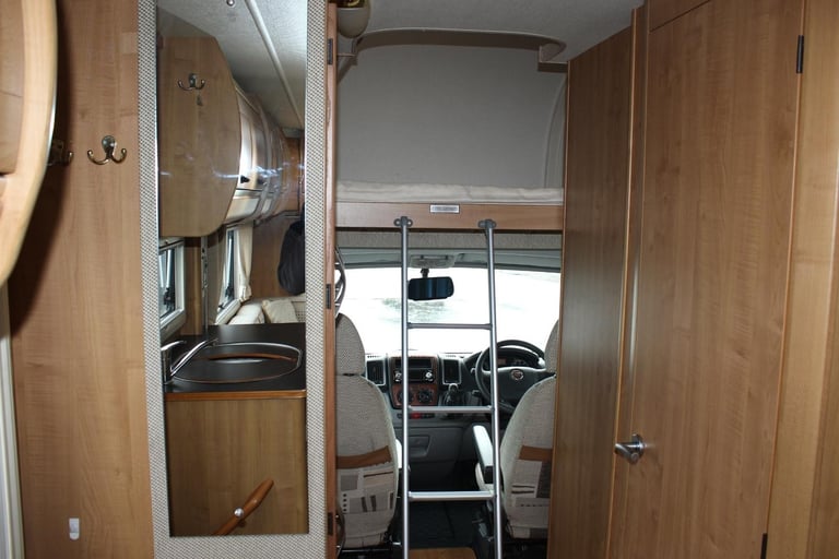 2009 "59" Plate Auto Trail Apache SE 634U Luxury 4 Berth Motorhome, Rear Lounge