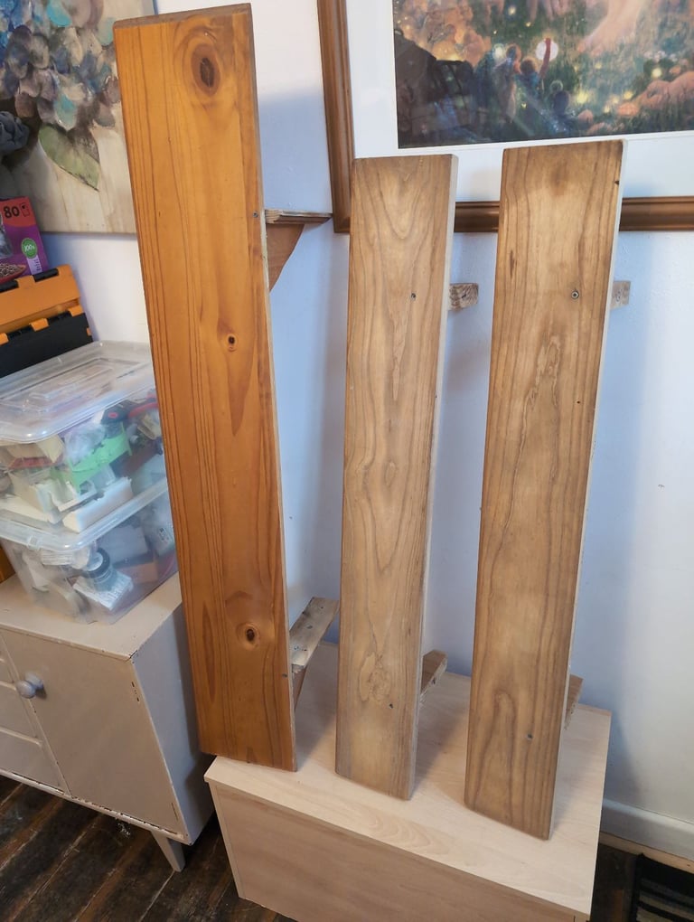 3 shelves, 1 pine, 2 oak