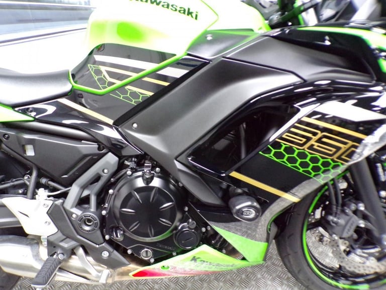 KAWASAKI NINJA 650