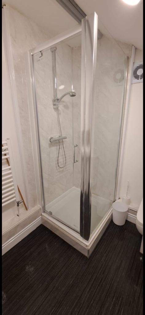 1 bed flat £600 PM BLACKBURN town centre location 