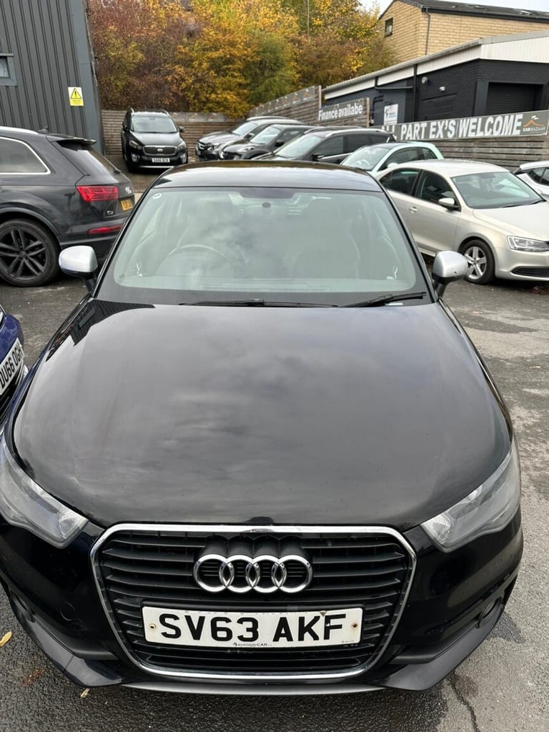 AUDI A1 1.6 TDI S line 2013