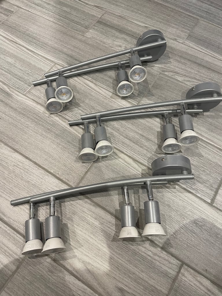 image for 3 x light fittings