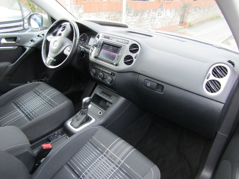 2015 Volkswagen Tiguan 2.0 TDi BLUEMOTION SPORT 4WD DSG 5DR LHD 4x4 Diesel Automatic