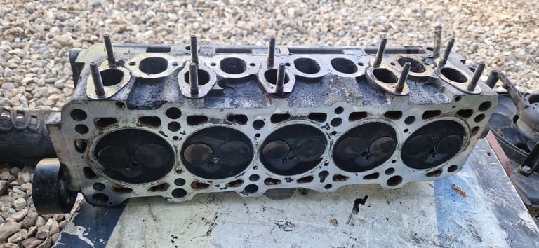 VW Volvo 2.5 Diesel Engine Cylinder Head And Valves ACV 0741033736