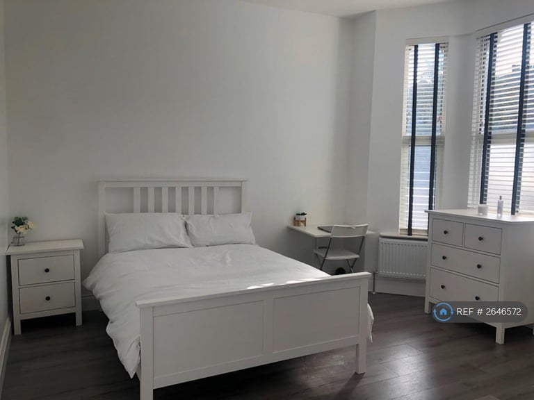 1 bedroom in Catford, London, SE6 (#2646572)