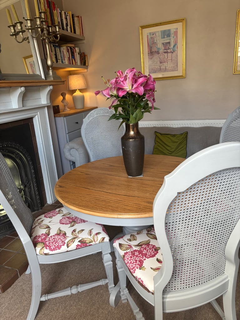 image for Gorgeous French Style Oak Dining Table & Chairs