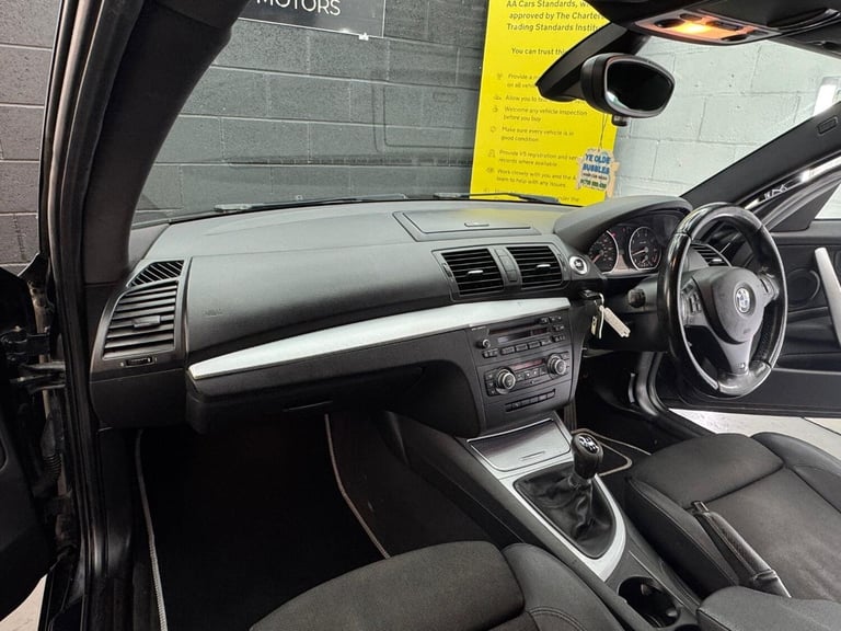 BMW 1 SERIES 2.0 118i M Sport 3 door 2010