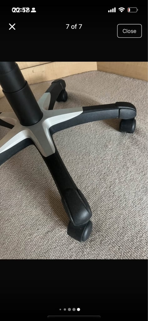 Office chair in black