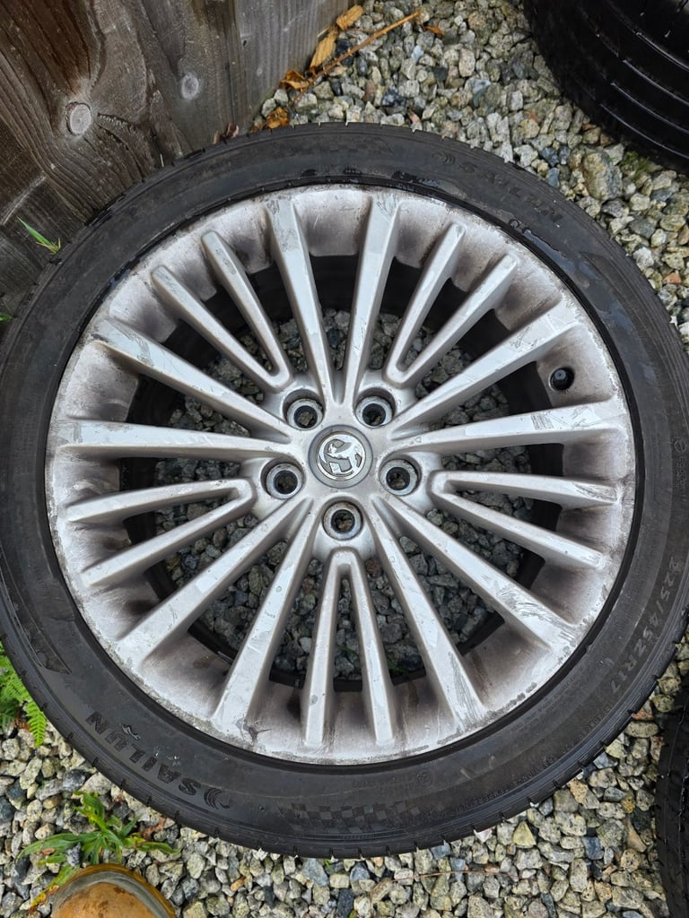 Alloy wheels plus tyres