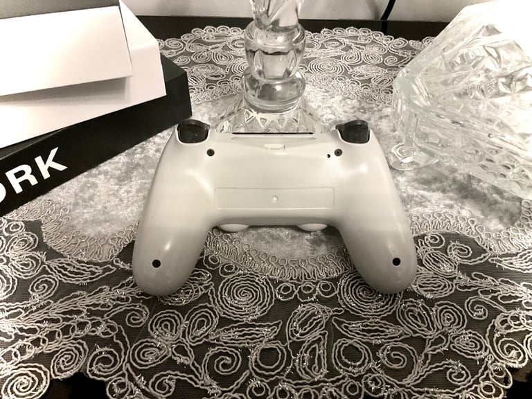 PlayStation 4 Slim Console|Jet Black|500GB Good Condition|Comes With Controller 