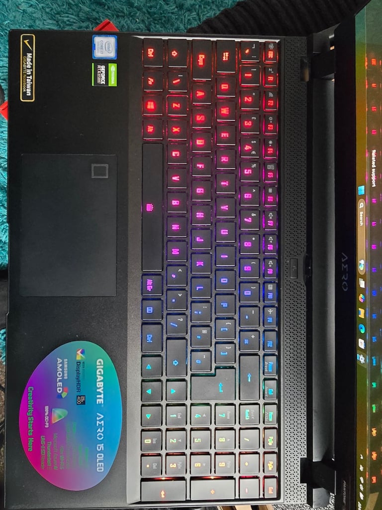 GIGABYTE AERO LAPTOP