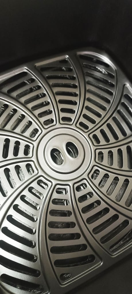 Gourmia large air fryer / dehydrator with viewing window, 1st class condition.