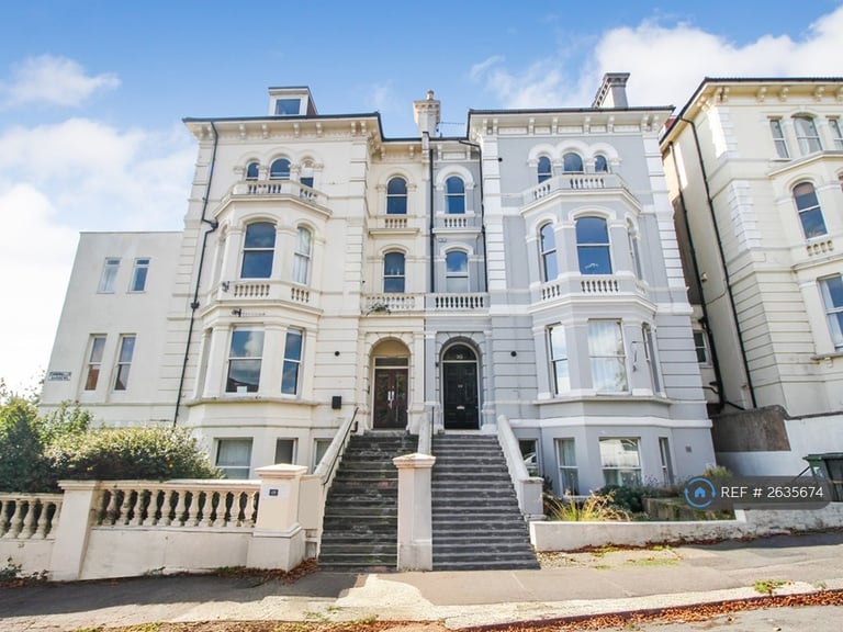 2 bedroom flat in Cornwallis Gardens, Hastings, TN34 (2 bed) (#2635674)