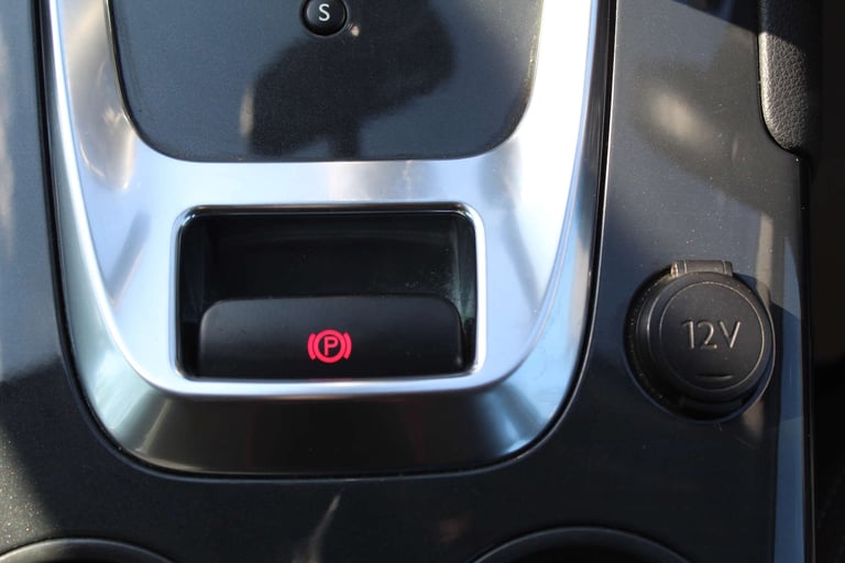 2015 Peugeot 3008 1.6 3008 Active e-HDi Semi-Auto 5dr SUV Diesel Automatic