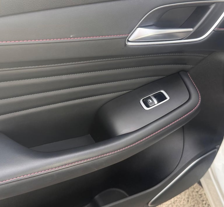 2022 MG MG HS 1.5 T-GDI 16.6kWh Exclusive Auto Euro 6 (s/s) 5dr ESTATE Petrol/Electric Hybrid Aut...