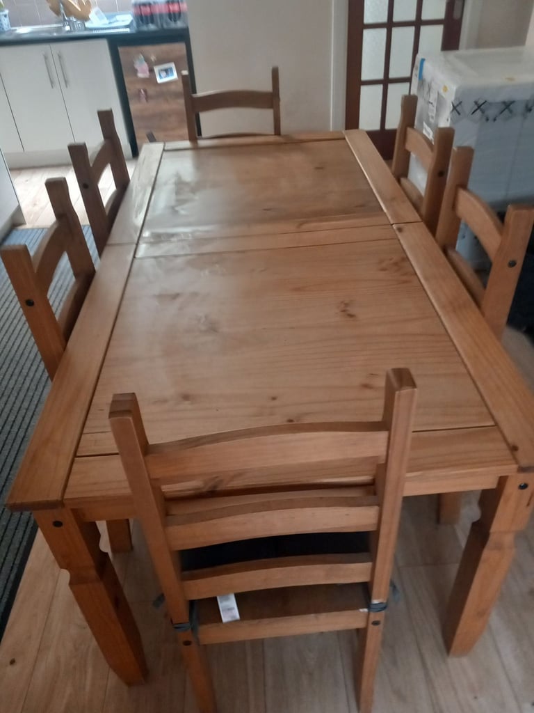 Dinning tables and chairs set 