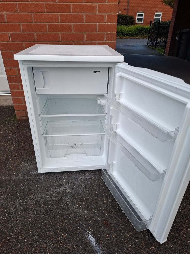 Statesman under counter fridge with freezer 