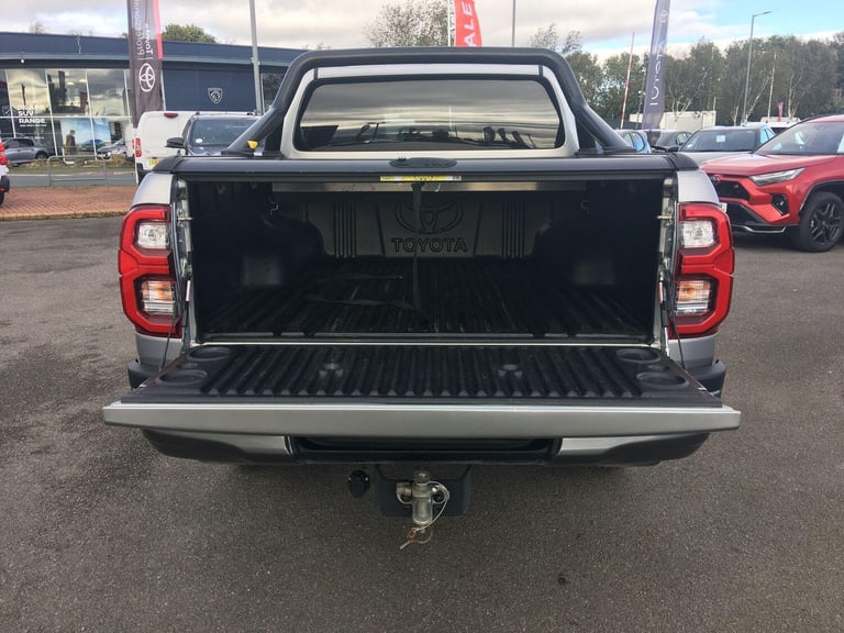 2023 Toyota Hilux 2.8 D-4D Invincible X Pickup Double Cab 4dr Diesel Auto 4WD Euro 6 (s/s) (2 Die...