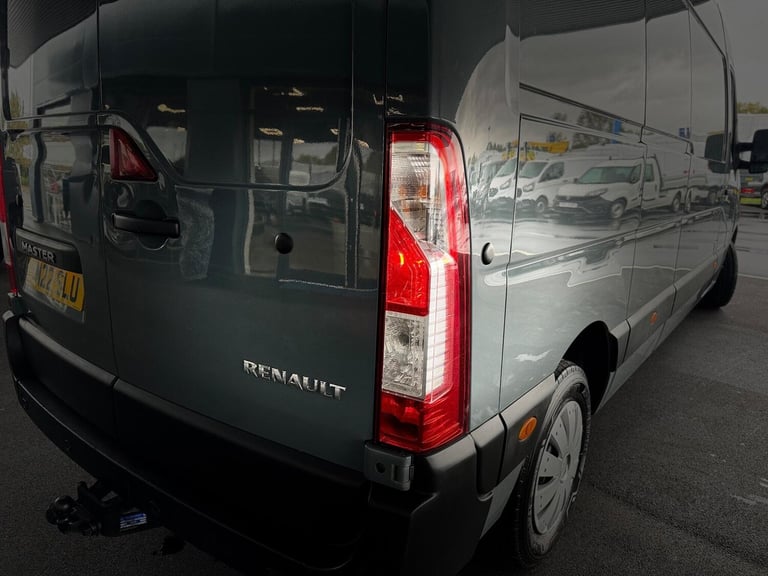 2022 Renault Master 2.3 dCi 35 Business+ FWD LWB Medium Roof Euro 6 4dr PANEL VAN Diesel Manual