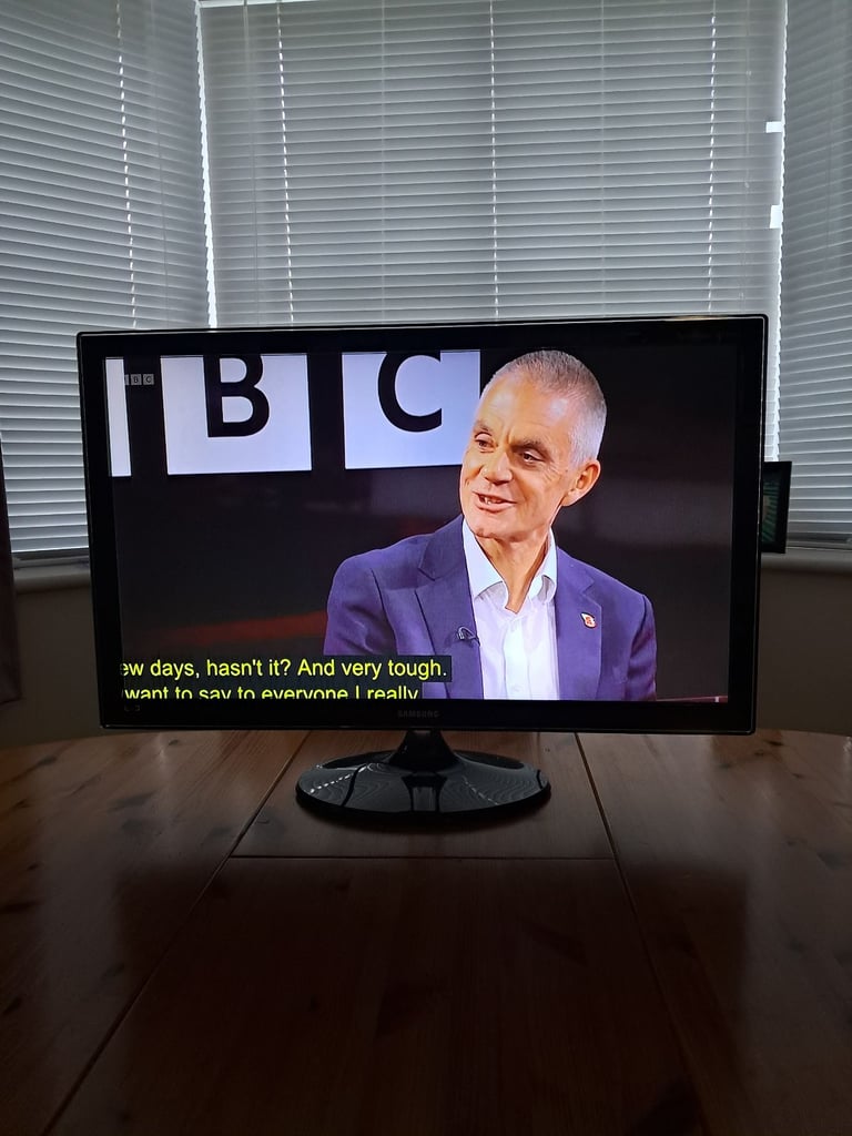 Samsung 27inch H.D. LED smart TVT.V.