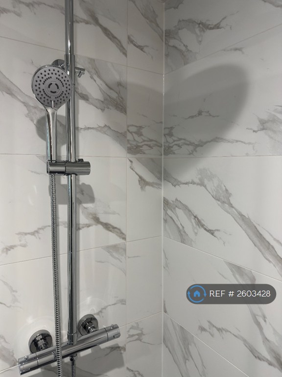 3 bedroom flat in High Street, Worksop, S80 (3 bed) (#2603428)