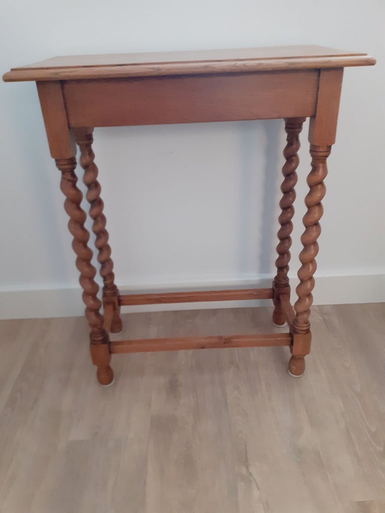 image for Oak Antique vintage small hall /console table, barley twist legs.VGC
