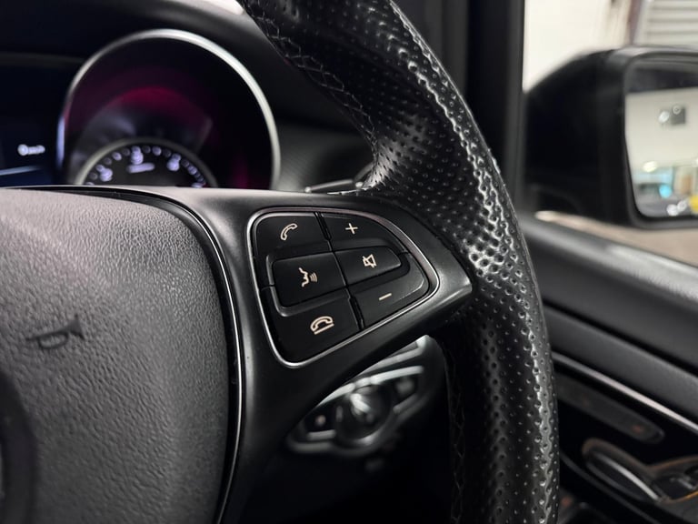2019 Mercedes-Benz V-Class 2.0 V300d AMG Line MPV 5dr Diesel G-Tronic+ Euro 6 (s/s) 7 Seat (239 p...