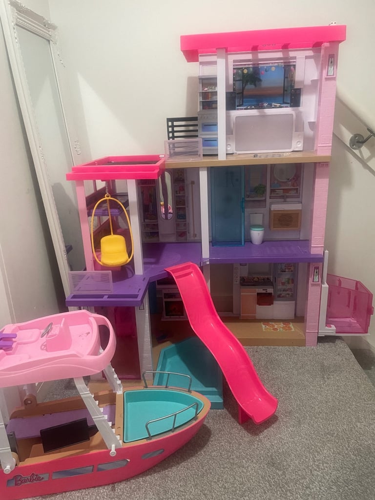 Barbie dream house 