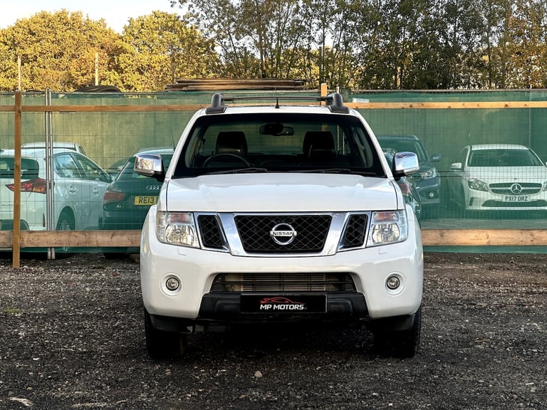 2013 Nissan Navara 3.0 dCi V6 Outlaw 4WD Diesel 4-Door Diesel