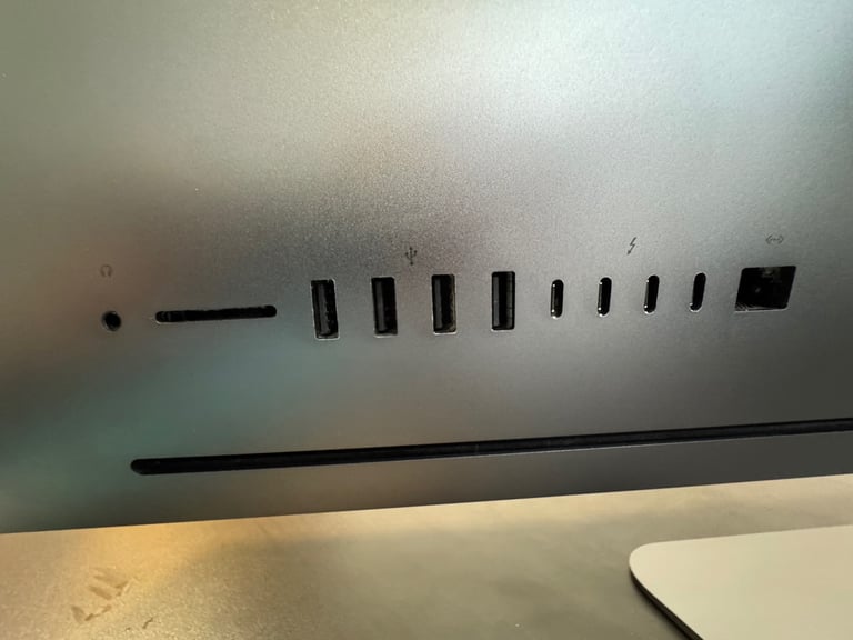 💻 iMac Pro 2017 27” Retina 5K – 8-Core Xeon W, Vega 56, 64GB RAM, 1TB SSD – Near Mint, Boxed ✨