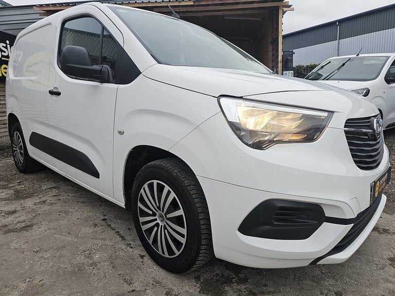 2020 Vauxhall Combo 2000 1.5 Turbo D 100ps H1 Sportive Van PANEL VAN DIESEL Manual